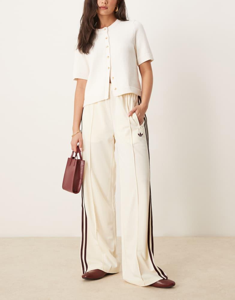 Adidas【ワイドレッグデザイン☆ Firebird Loose Joggers 】 Adidas adidas Originals Firebird Loose track pants in cream