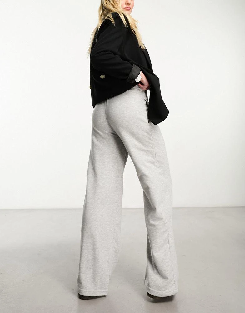 Stradivarius Stradivarius wide leg jogger in grey 3