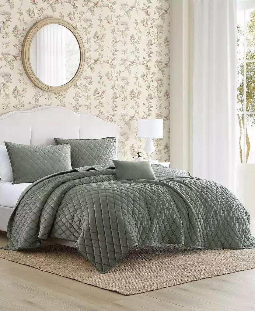 Laura Ashley Solid Diamond Stitch Velvet 3-Piece Quilt Set 3