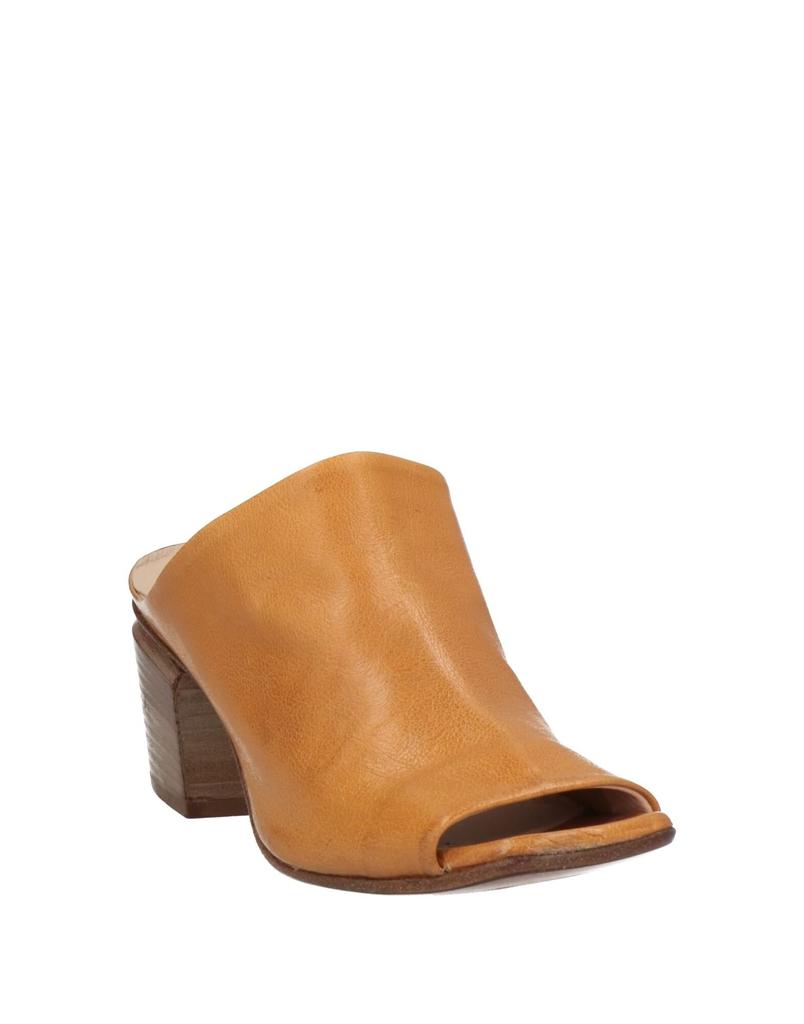 1725.A Sandals