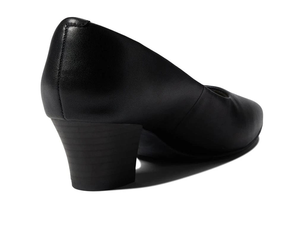 Clarks Teresa Step 5
