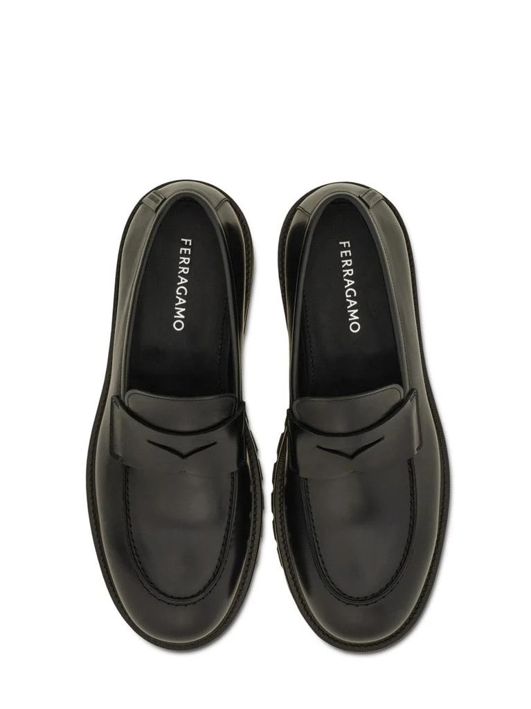 Shop Flat Shoes With Minimalist Silhouette on Sale at  display picture 2