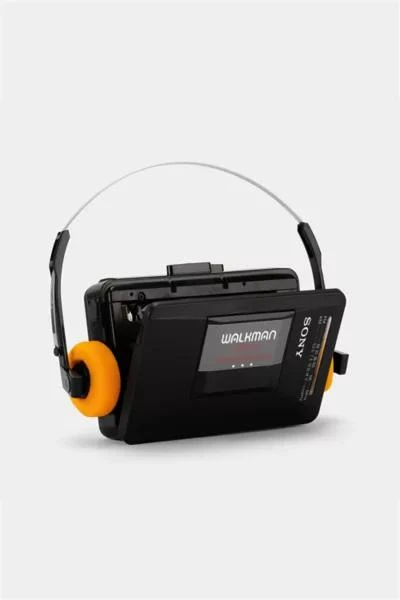 SONY Vintage Sony Walkman WM-AF23/BF23 AM/FM Portable Cassette Player 2