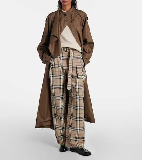 Burberry Burberry Check belted wide-leg pants 2