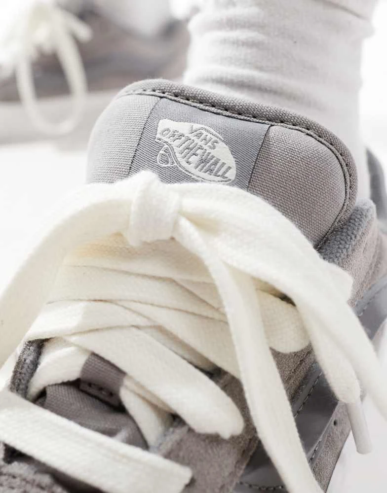 Vans Vans Knu skool trainers in gray 3