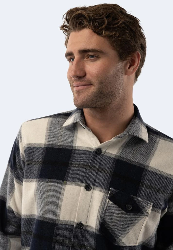 American Heritage White and Navy Plaid Flannel 2