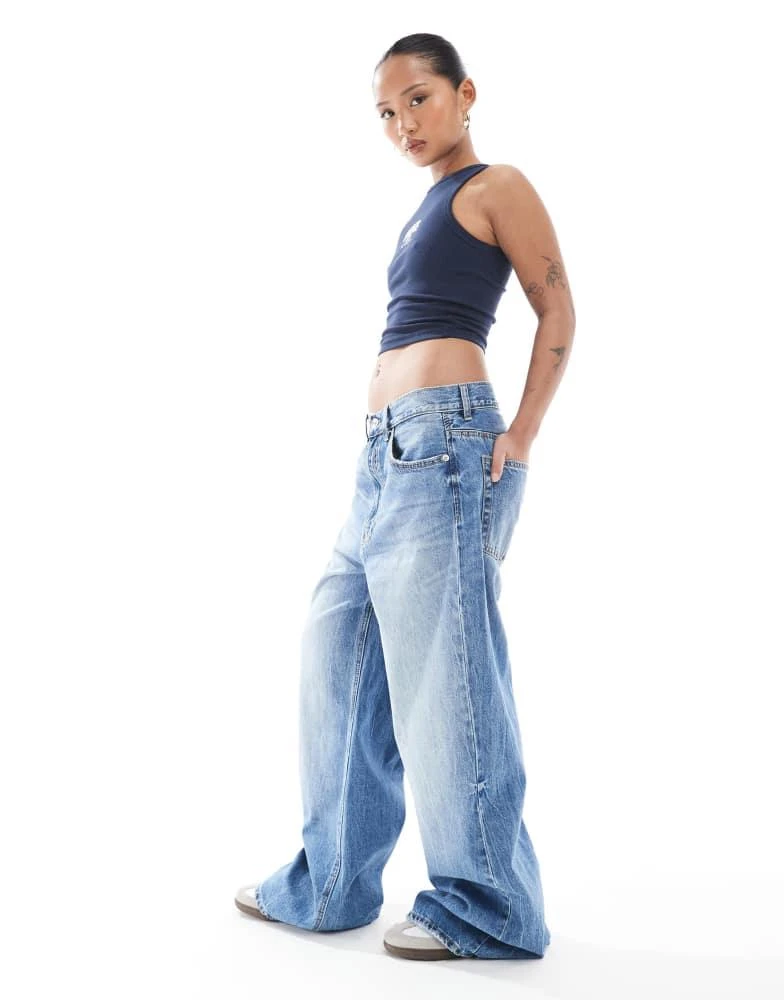 Stradivarius Stradivarius Petite D88 denim baggy jean in mid wash 3