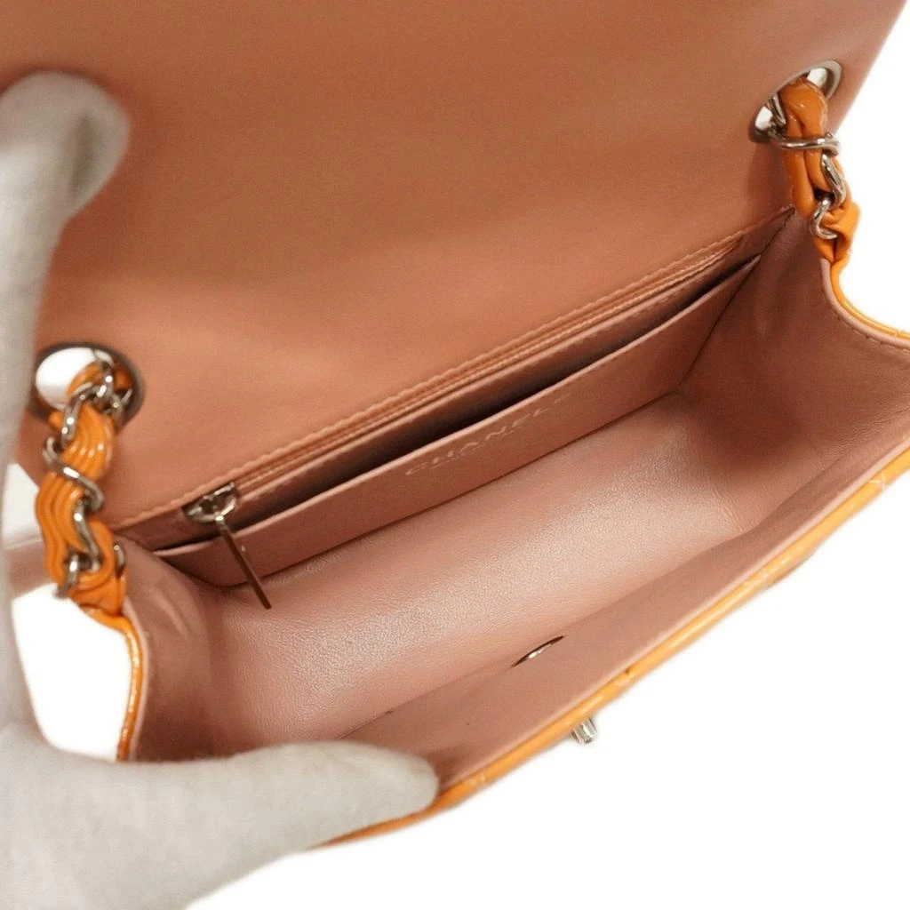 Chanel Patent Leather Shoulder Bag (Pre-Owned) 4