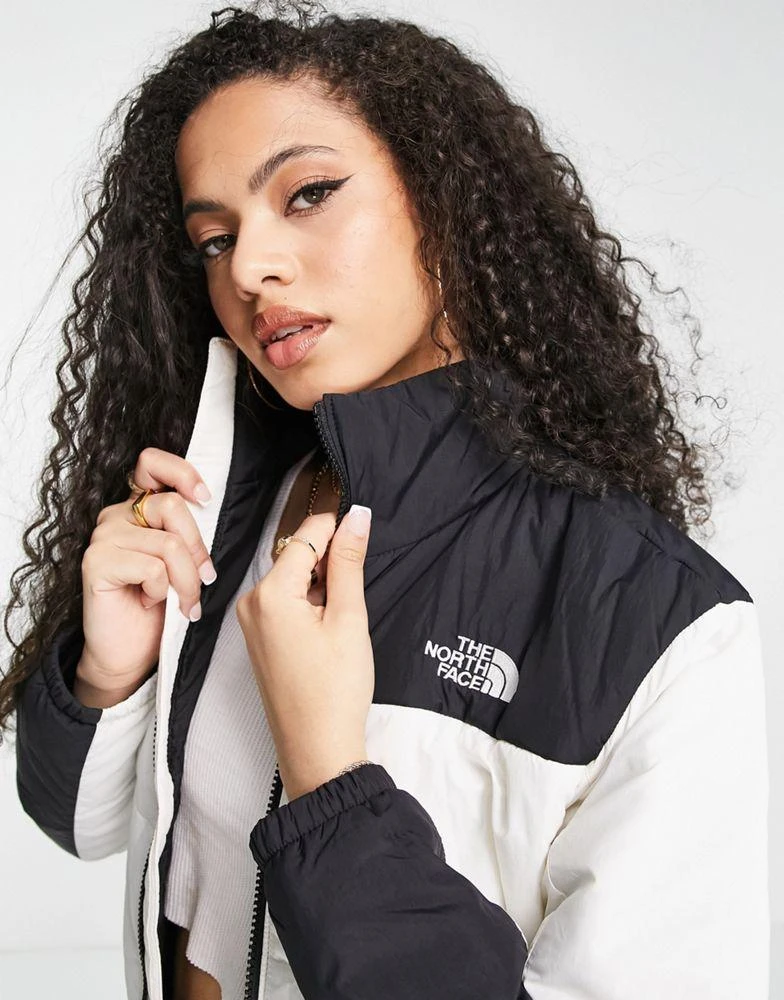 The North Face The North Face Gosei lightweight puffer jacket in cream 3