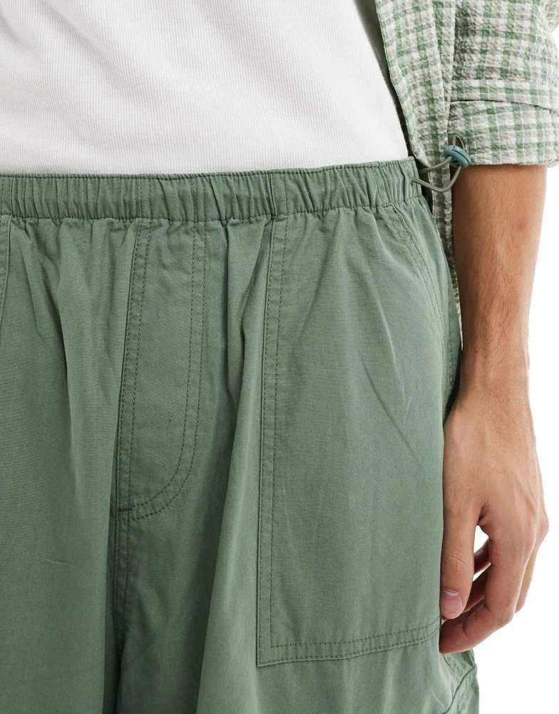ASOS ASOS DESIGN parachute cargo trouser in green 2