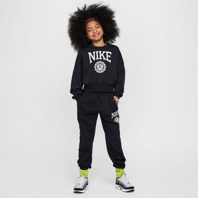 NIKE Girls' Nike Sportswear Club Crewneck Sweatshirt