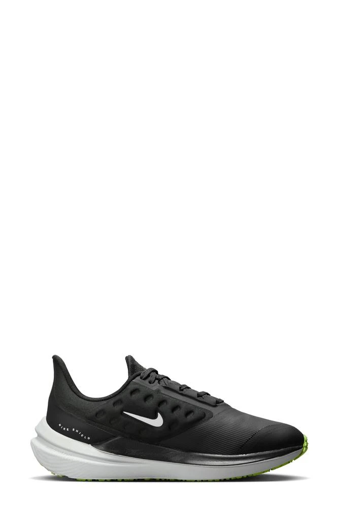 NIKE Air Winflo 9 Shield Running Shoe 6