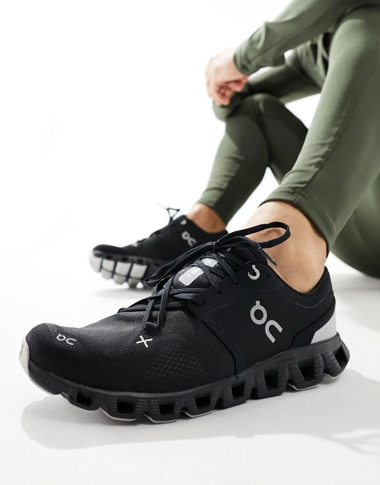 On ON Cloud X 3 training trainers in black 1