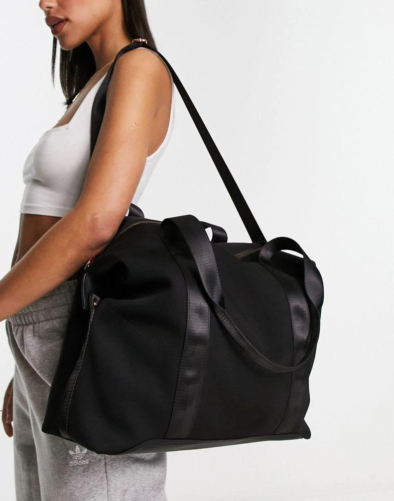 ASOS ASOS DESIGN scuba holdall weekend bag in black 4