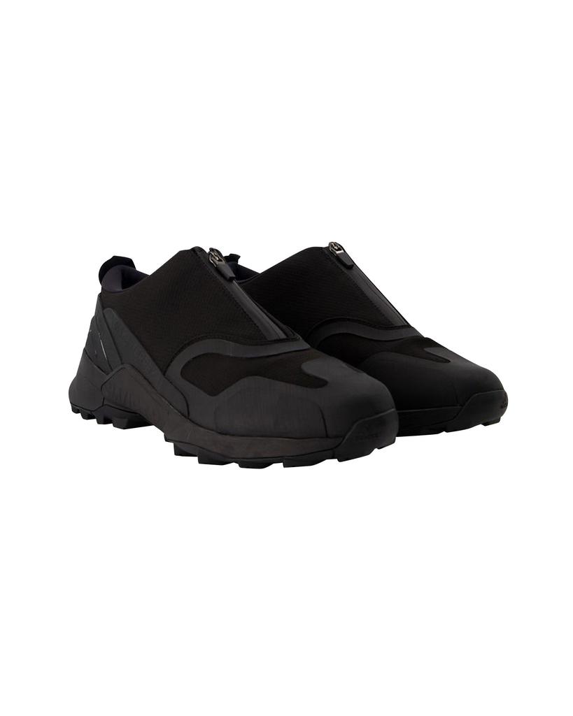 スニーカー Y-3 Y-3 Swift R3 Low Gtx Sneakers in Black Fabric Y-3 Swift R3 Low Gtx Sneakers in Black Fabric - Sports Shoes