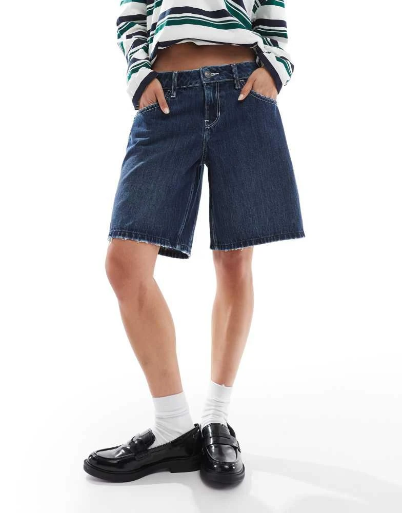 HOLLISTER Hollister low rise denim jorts with contrast stitching in indigo blue wash 5