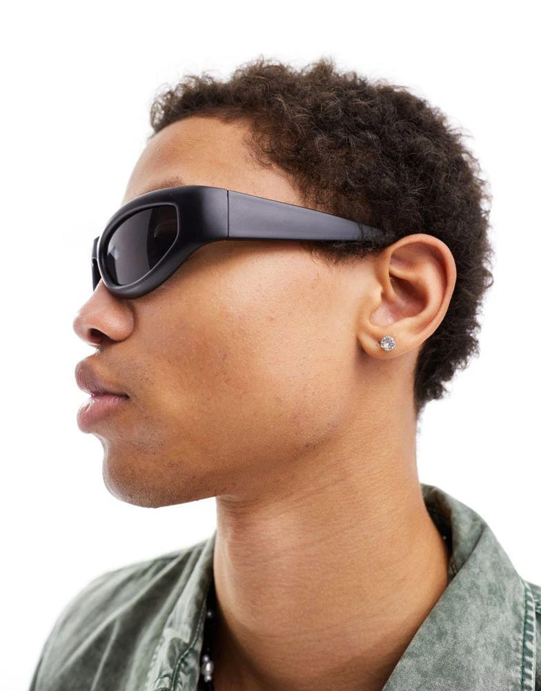 ASOS ASOS DESIGN alien wrap visor cat eye sunglasses in black 3