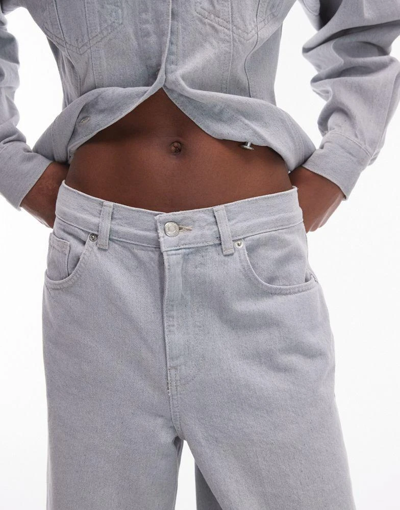 Topshop Topshop Gilmore low slung boyfriend jean in cloudy blue 5