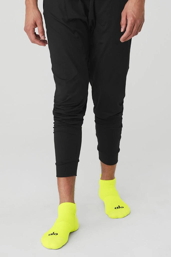 Alo Men's Performance Tab Sock - Highlighter/Black 2