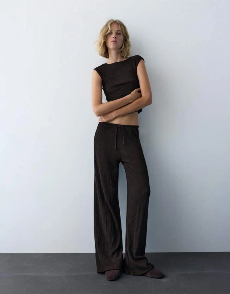 Pull&Bear Pull&Bear Wide-leg crepe trousers in brown