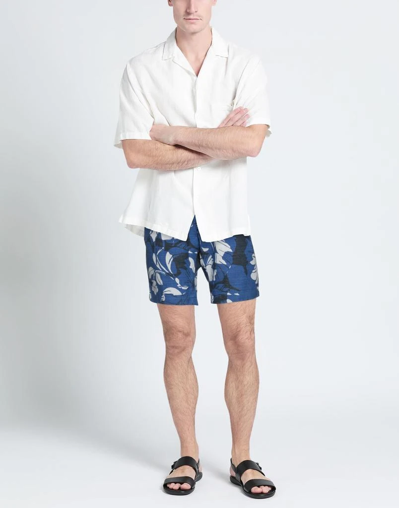 TOMMY HILFIGER Shorts & Bermuda 2