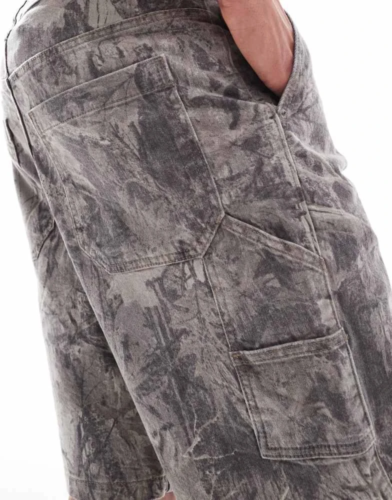 HOLLISTER Hollister baggy carpenter knee length denim short in camo 5