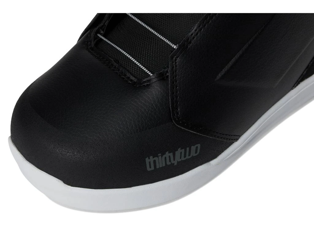 Thirty Two Lashed Double Boa 
24 2