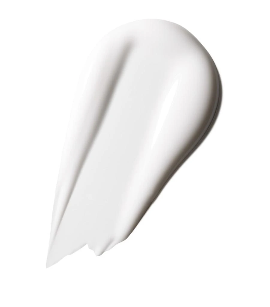 MAC Studio Radiance Moisturizing + Illuminating Silky Primer 2