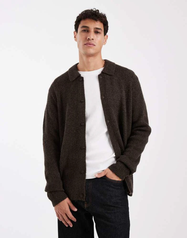Levi
s Levi
s button down polo jumper in brown