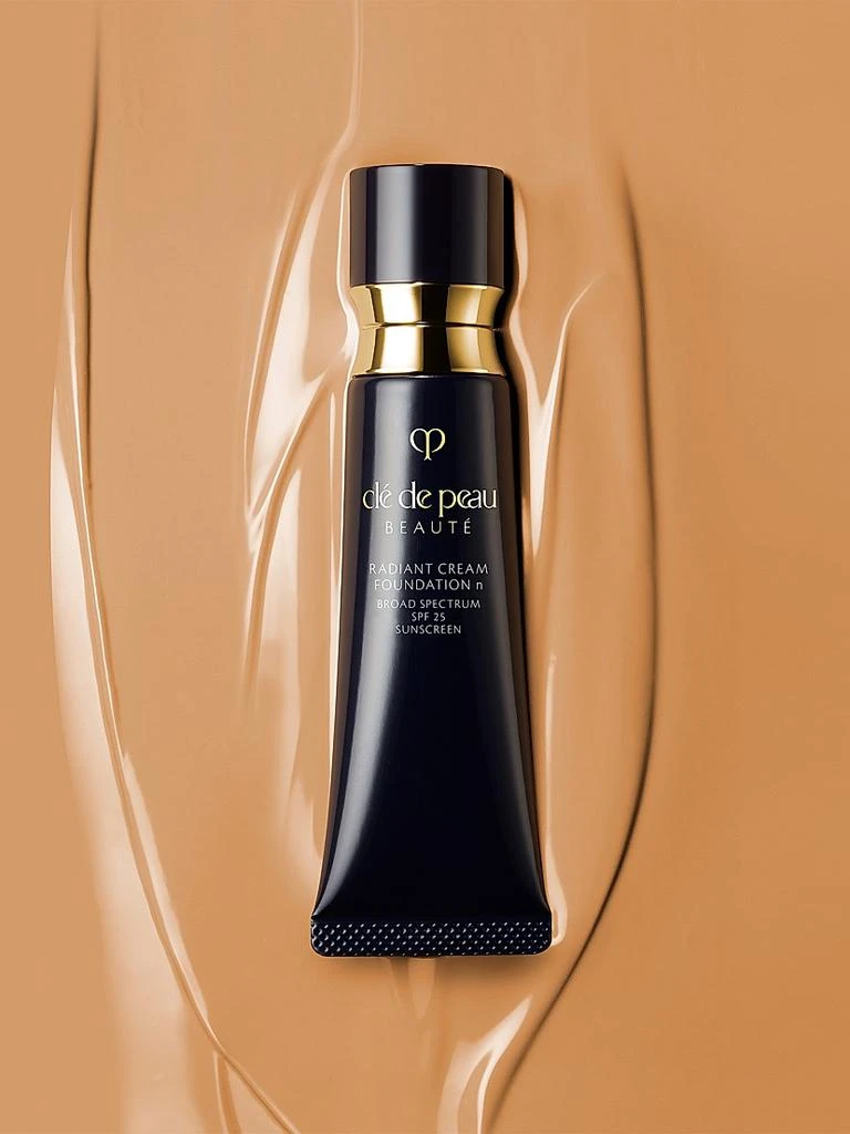 Cle de Peau Radiant Cream Foundation SPF 25 7