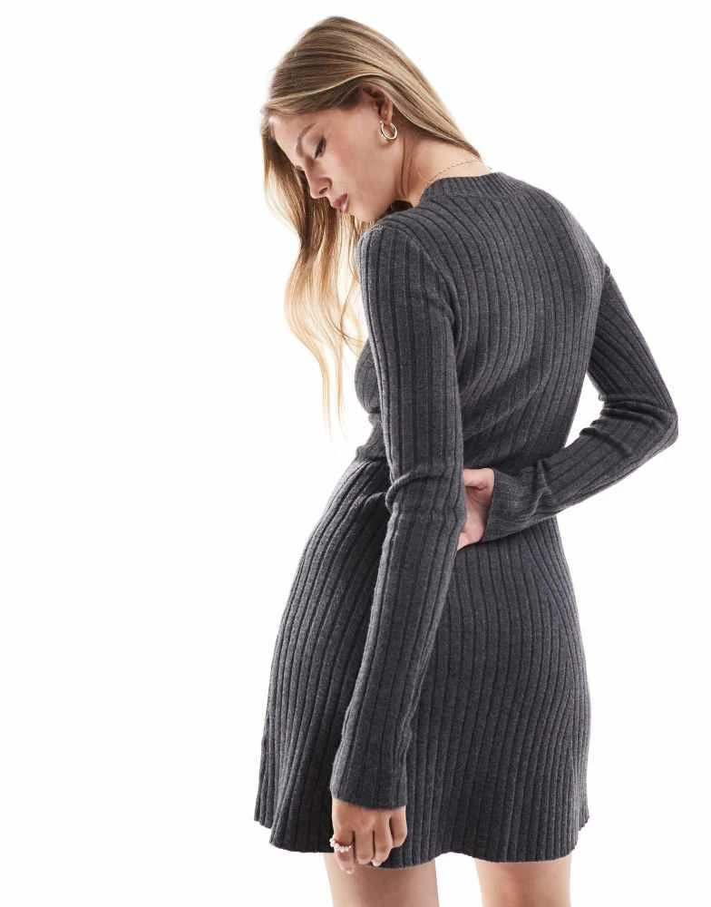 HOLLISTER Hollister knitted long sleeve mini dress in brown 4