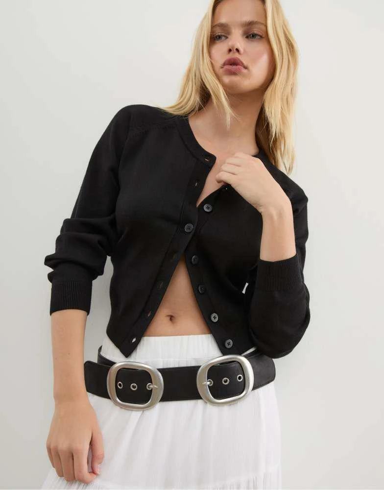 Stradivarius Stradivarius Knit cardigan with buttons and raglan sleeves in black 1