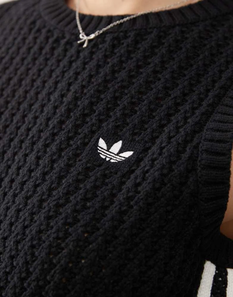 Adidas adidas Originals Adicolor knitted sweater vest in black 3