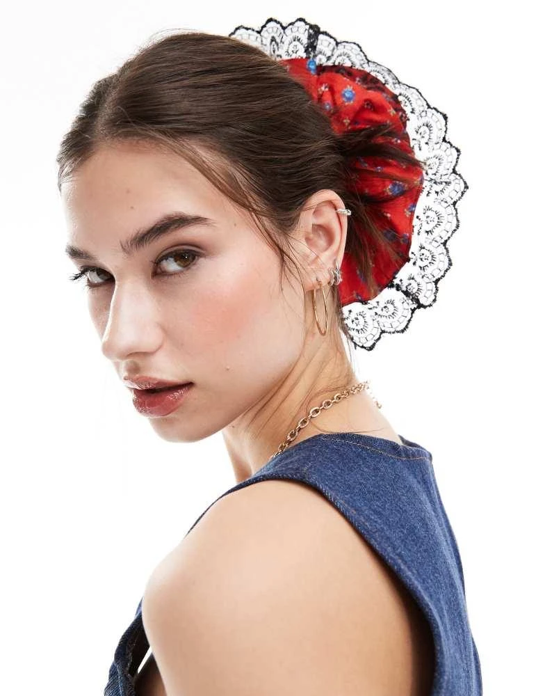Reclaimed Vintage Reclaimed Vintage Revived x Glass Onion oversized floral print scrunchie with black lace 3