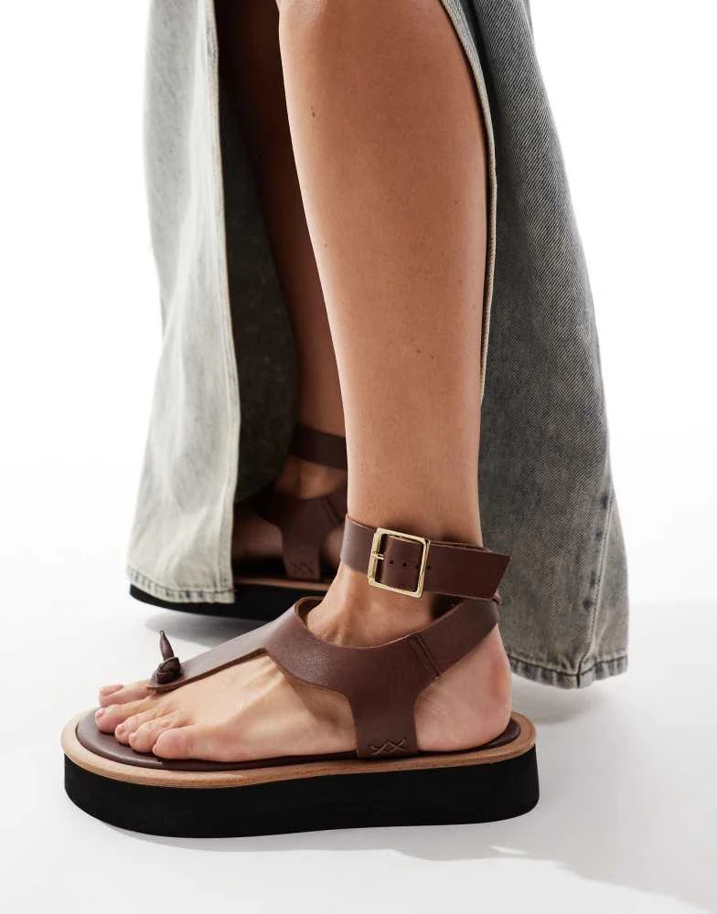 Free People Free People toe-post leather sandals in coconut shell brown 3