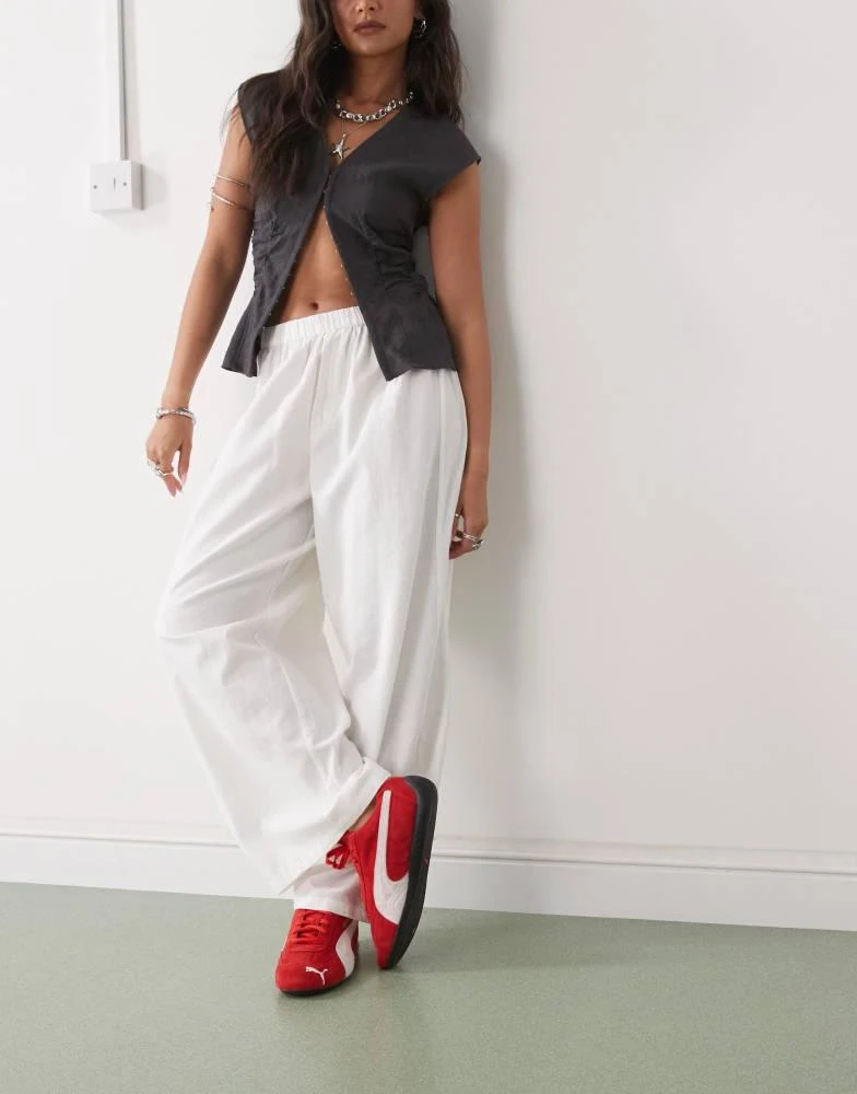 COLLUSION COLLUSION relaxed woven balloon pant with linen in white - WHITE 2