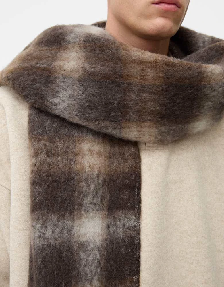 Bershka Bershka Collection check scarf in brown 2