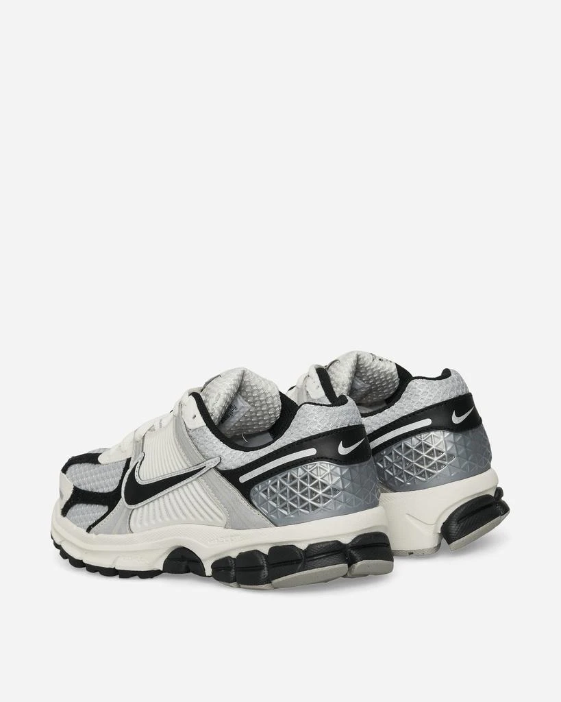 NIKE Women's Zoom Vomero 5 Sneakers Photon Dust / Black 5