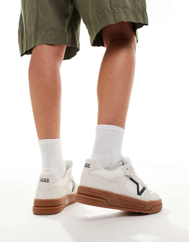 Vans Vans upland chunky suede trainers in off white with gum sole 4