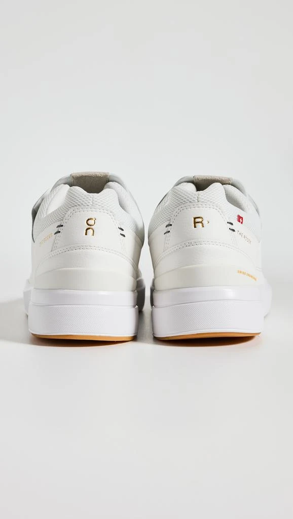 On The Roger Centre Court Sneakers 2