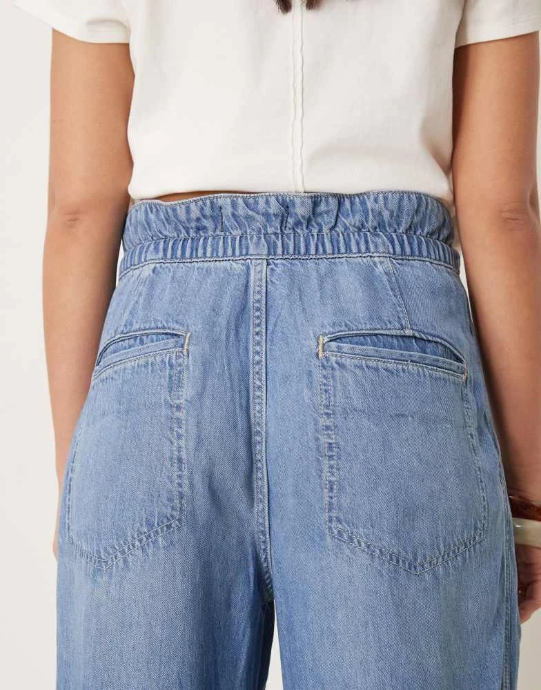 Free People Free People dakota cinched waist pull-on jeans in light blue 4