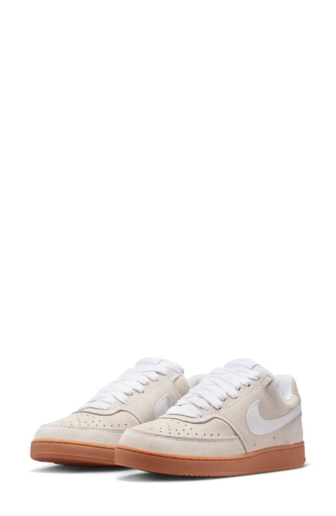 NIKE Court Vision Low Sneaker