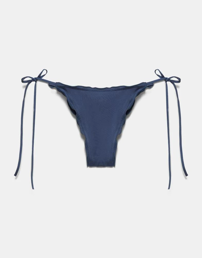 Pull&Bear Pull&Bear Ruffled bikini bottoms in blue 4