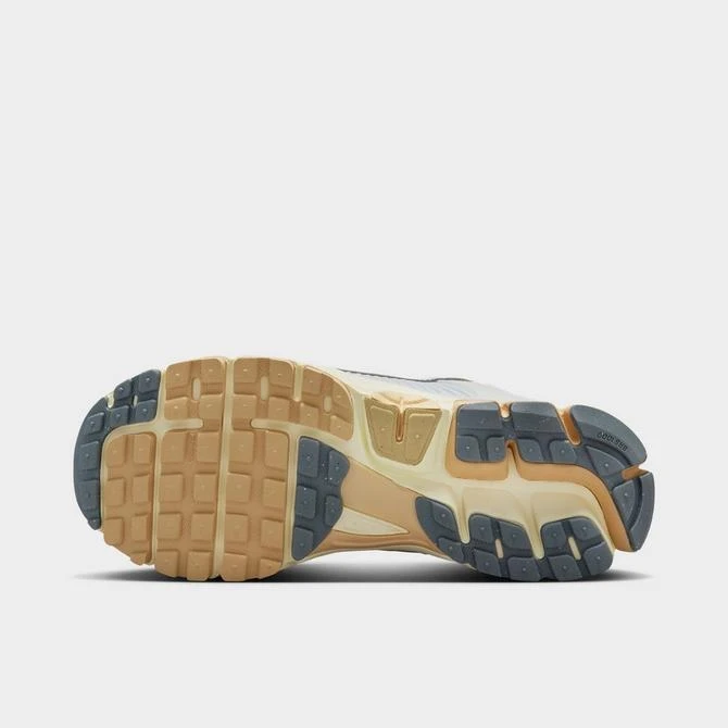NIKE Women's Nike Zoom Vomero 5 Casual Shoes 6