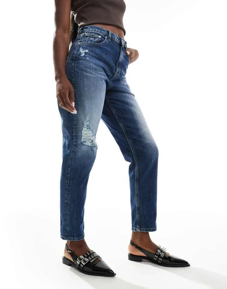 Tommy Jeans Tommy Jeans mom ripped jeans in dark wash 5