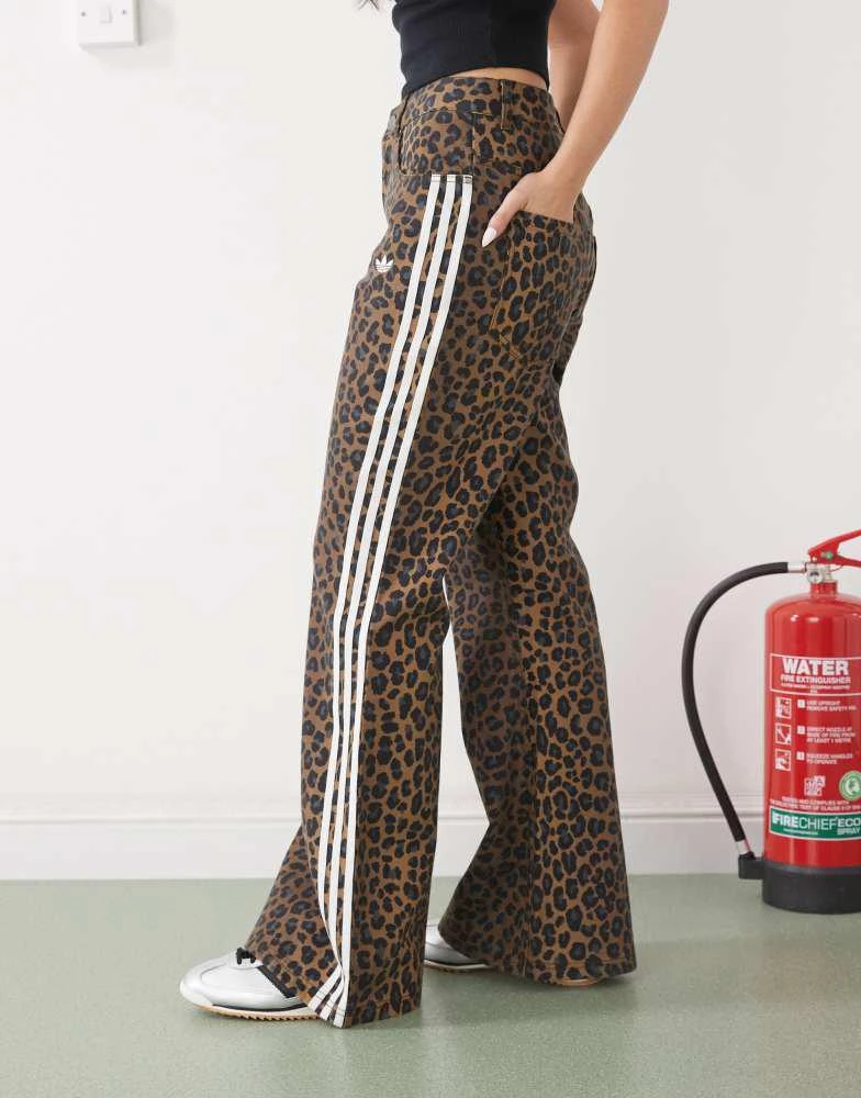 Adidas adidas Originals straight leg denim jeans in leopard print 3