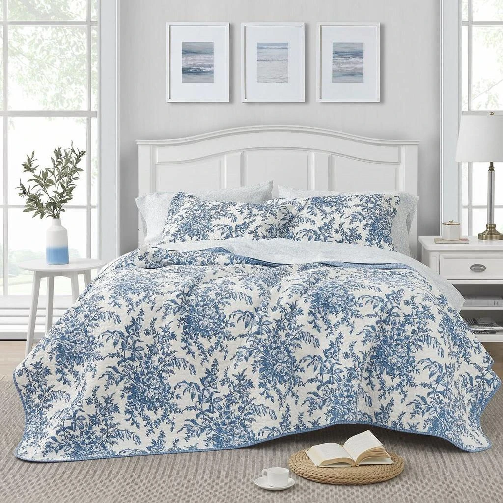Hivvago King size 3 Piece Bed-in-a-Bag Reversible Blue White Floral Cotton Quilt Set 3