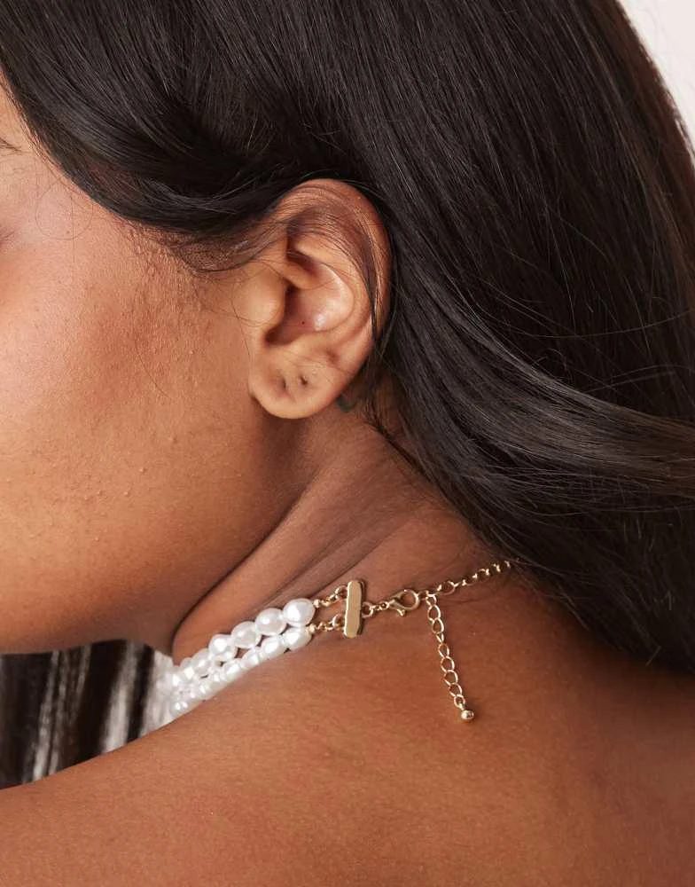 ASOS ASOS DESIGN Curve choker necklace with faux freshwater pearl layer detail 3
