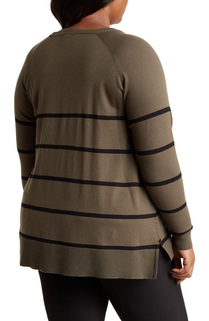 Bobeau V-Neck Exposed Seam Sweater
