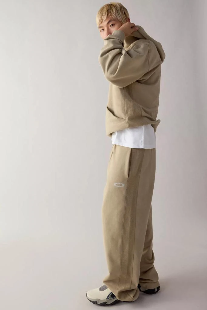 Oakley Oakley UO Exclusive Open Hem Straight Leg Sweatpant 5